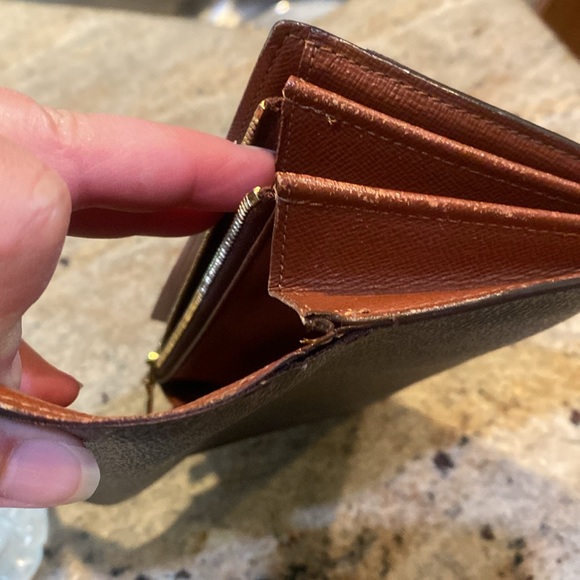 Authentic Vintage LV Sarah Monogram Long Wallet - Picture 16 of 16